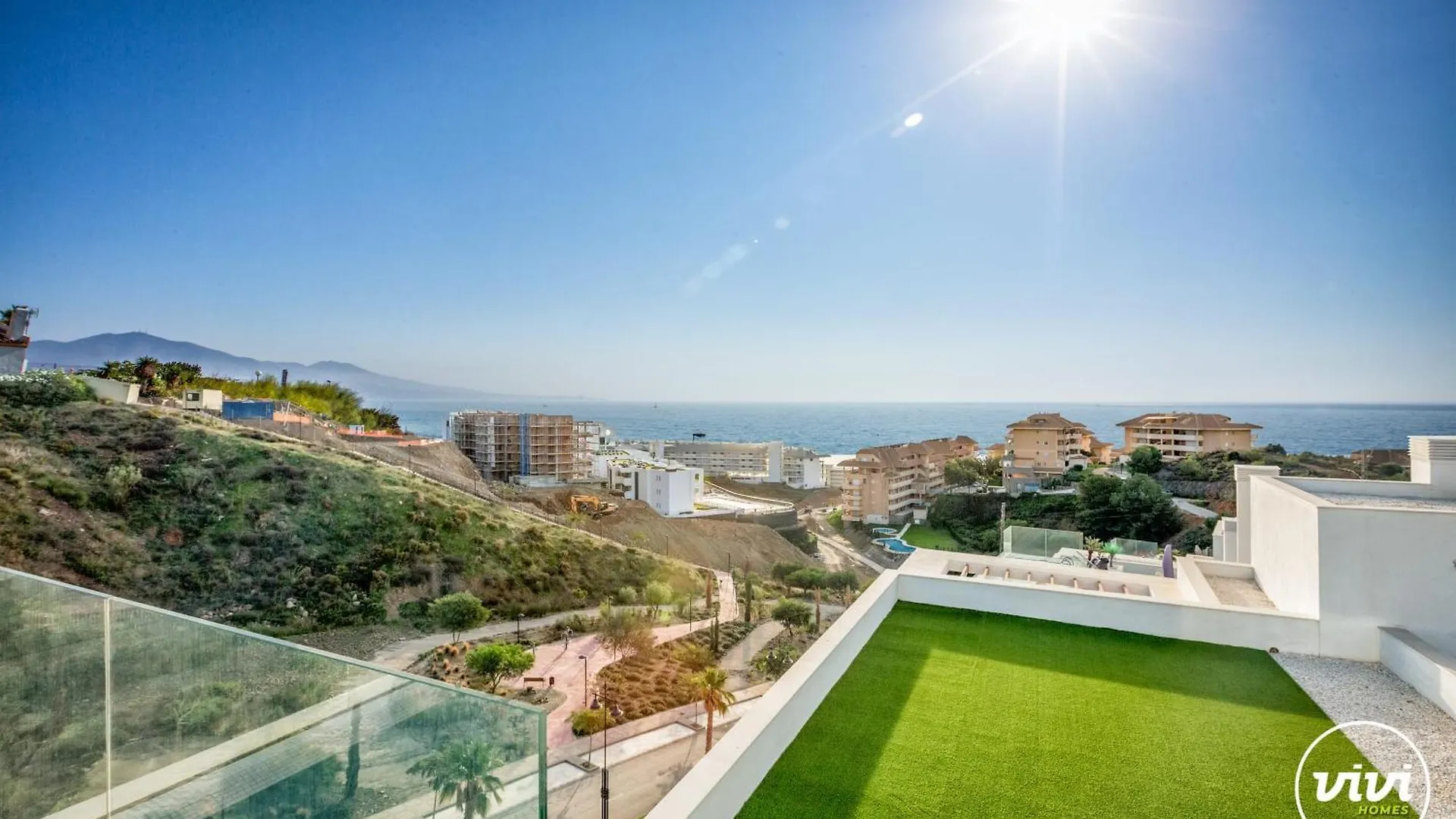 Vivi Homes - Diamond Pool, Gym, Terrace & Sea View Fuengirola Apartment